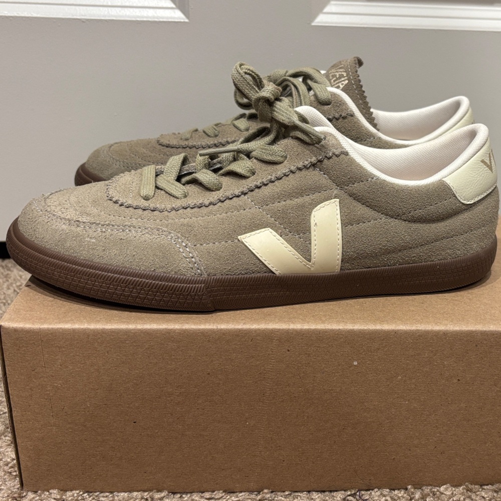 Veja Panenka sneakers